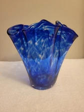 VINTAGE HAND BLOWN BLUE COLBOT RUFFLED ART GLASS THICK & HEAVY 8''X 8'' MINT CON