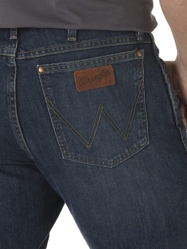 Wrangler Men's 77MWZ Retro Slim Fit Bootcut Jeans - 第 22/26 張圖片