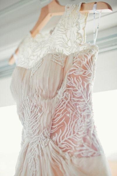 【TADASHI SHOJI】Beaded Crinkle Chiffon Gown Beaded Crinkle Chiffon Gown