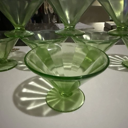 8 Federal Green Vaseline Uranium Glass Sundae Sherbet Dessert Cups Glow Vintage