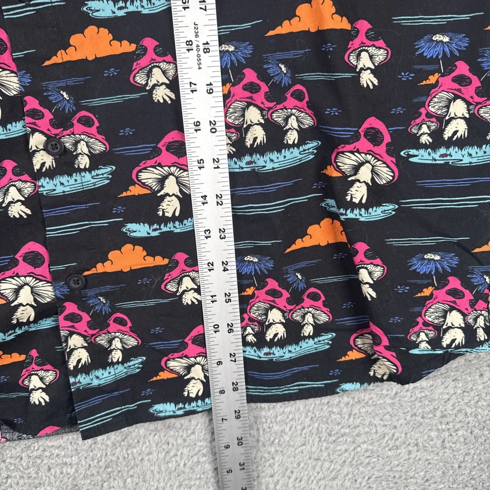 Camisa Neff Psicodélica Bosque de Setas Para Hombres 2XL Negra Botón Cara Smiley Patinador Foto 4 de 4