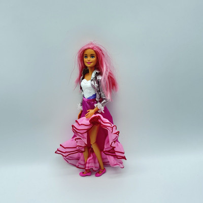 MATTEL Barbie Puppe mit pinken Haaren & Kleid   guter Zustand