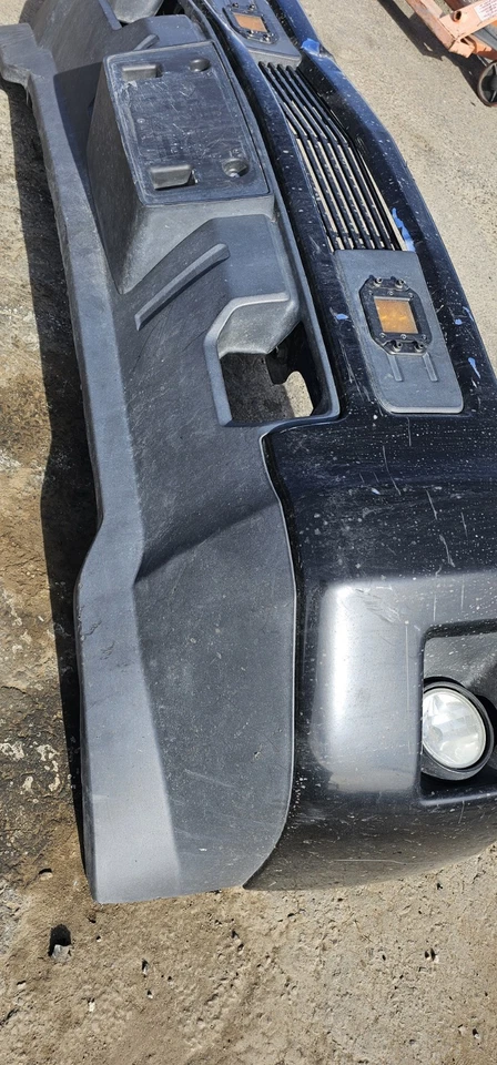 Chevy Silverado HD 2016 conjunto de parachoques delantero con luz antiniebla OEM GM Foto 4 de 4