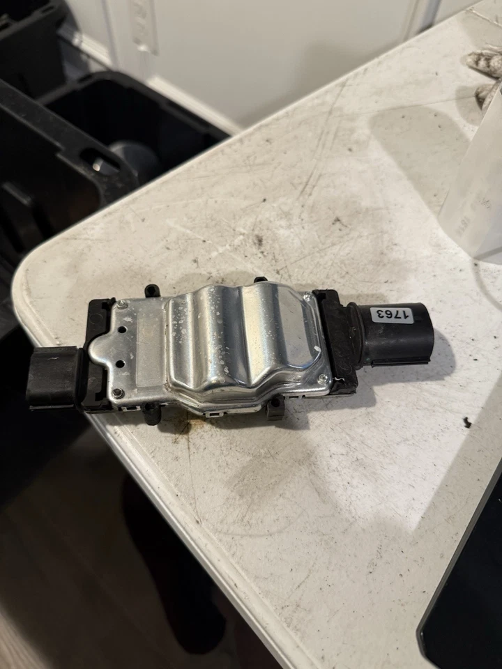 Ford Focus 2012 módulo de ventilador de refrigeración OEM Foto 4 de 4