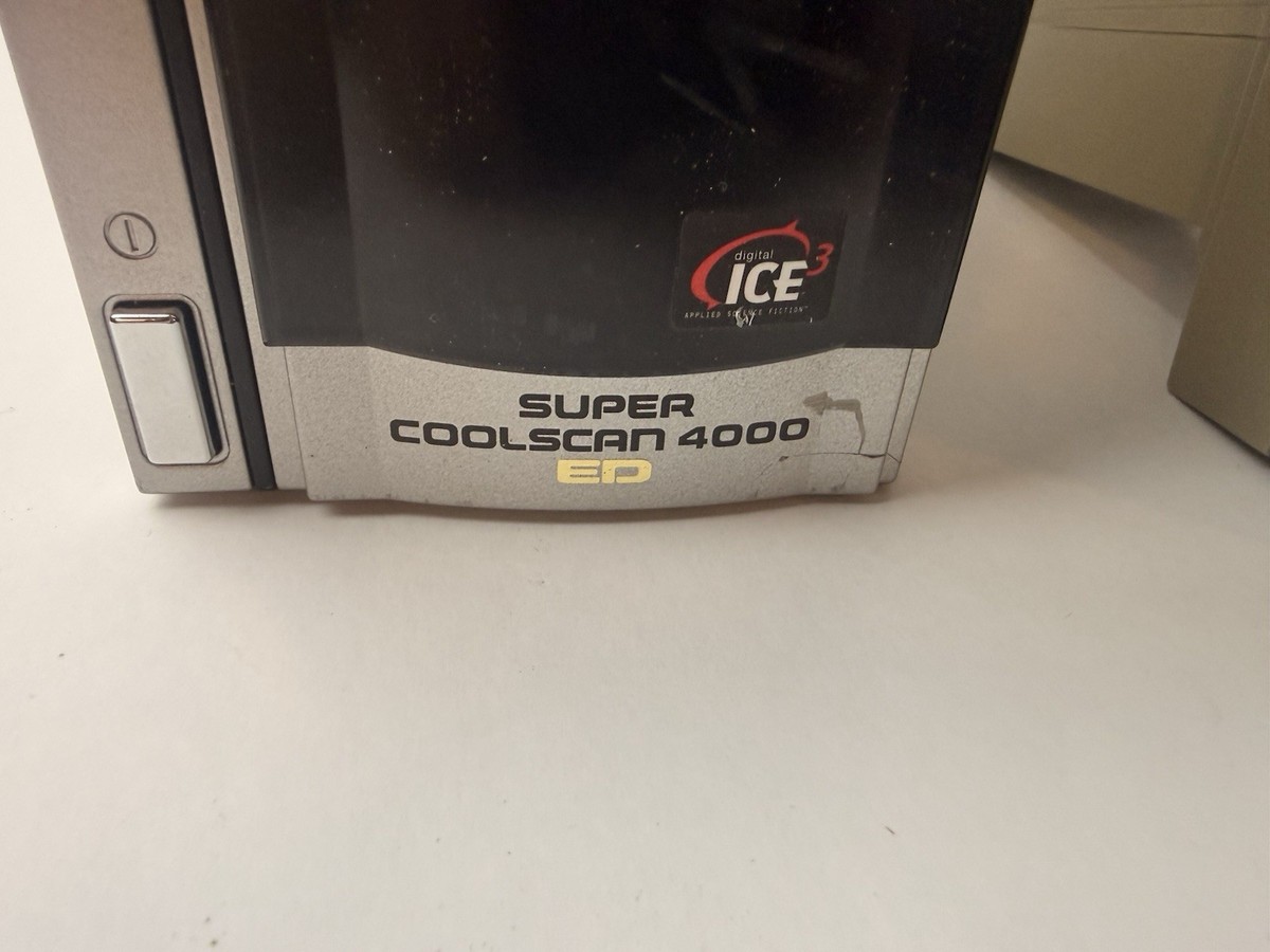 Nikon Super Coolscan 4000 フィルムスキャナー Nikon Super CoolScan 4000 ED Photo, Slide & Film Scanner for sale