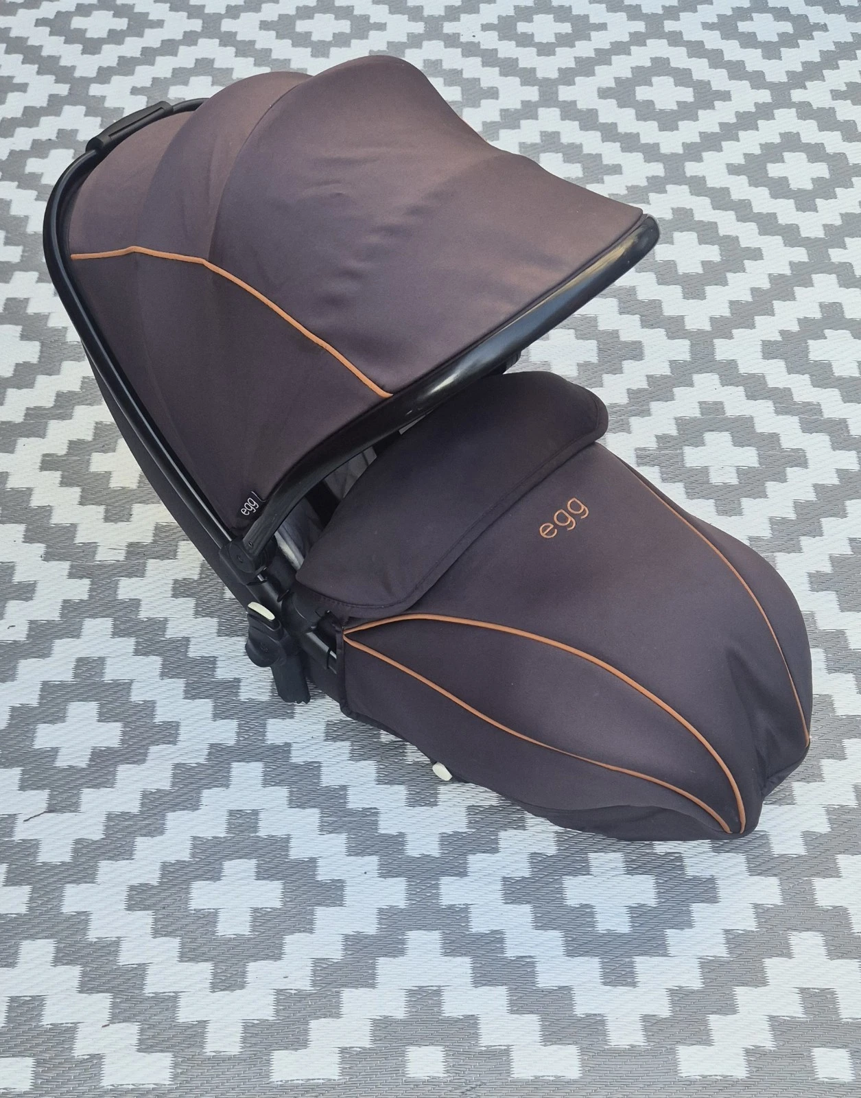 Egg Stroller Upper Seat Unit + Bumper Bar ESPRESSO Hooded Seat Travel System