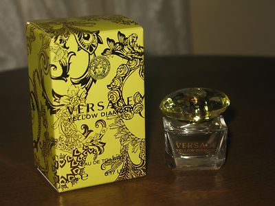 Versace. Yellow Diamond. Eau de Toilette. 5  ml/ 0.17 fl.oz. New