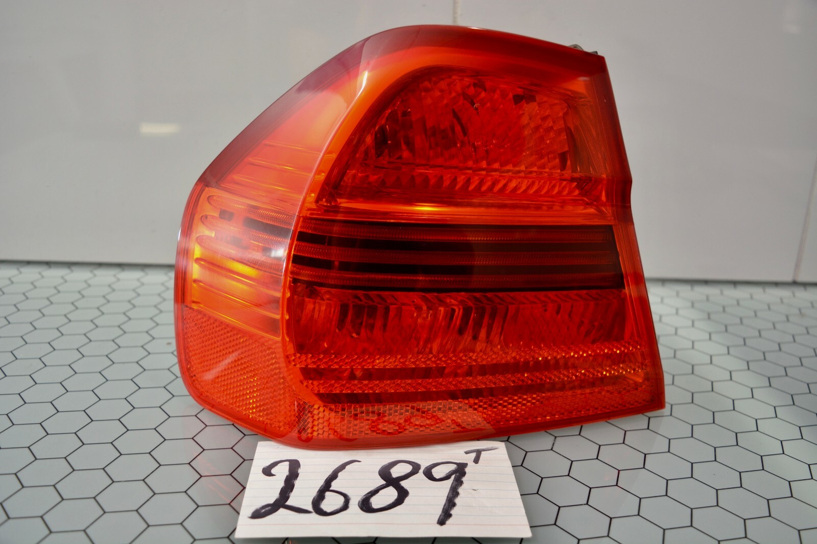06 07 08 BMW 328i DRIVER Side Tail Light Used Rear Lamp #2689-T 