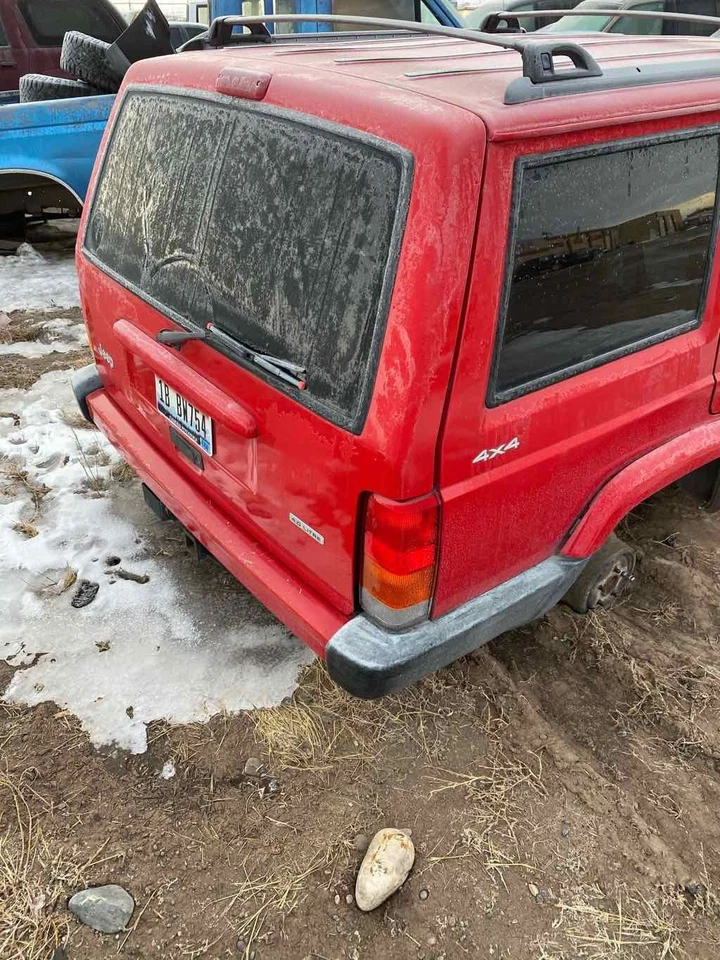 Used Transmission Control Module fits: 2000 Jeep Cherokee Transmission below cen - Image 2 of 4