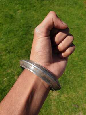 BRACCIALE NERO SARBLOH Ferro Puro Linee Kada Pesante Sikh Singh