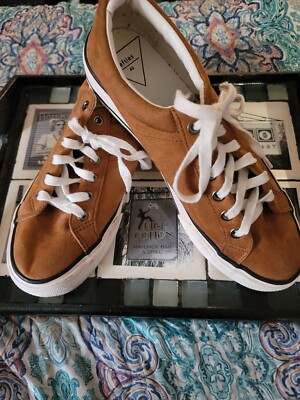 Lefties Sneakers