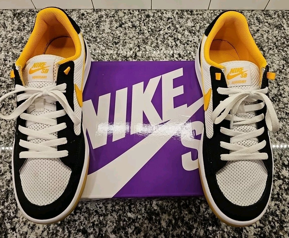 Nike SB Skateboard Adversary Shoes Yellow White Black Size 10 Mens With Box