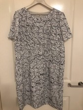 Petite 18 CC (Country Casuals) Short Sleeved Dress Navy & Pale Blue On White