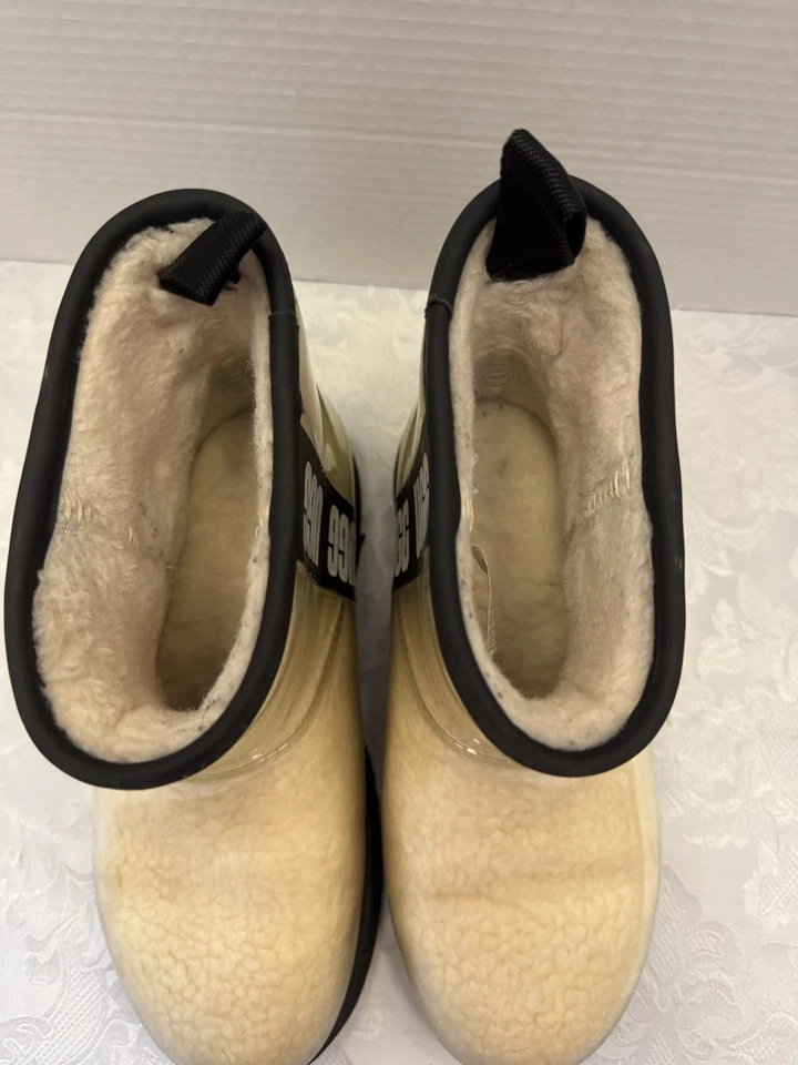 Mini Bota Ugg Clásica Transparente Talla 7 Cálida Impermeable Confort Forrada Icónica 113190 Foto 3 de 4