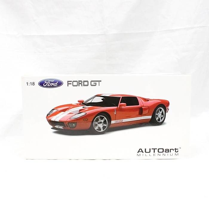 AUTOart Ford GT 2004 Red with White Stripe 73021