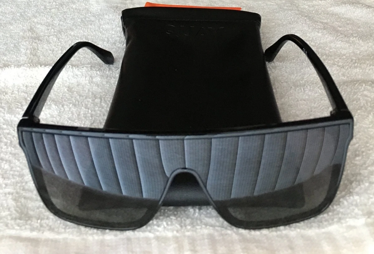 Quay Shield Glasses Retro Futuristic Black Frame / Gray Lens 50-14-142 Pouch NWT Quay_Balance_MatteBlackSmoke_S  main image 3
