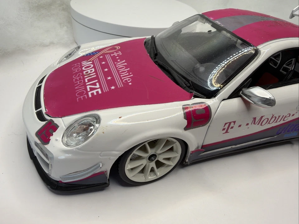 BURAGO 1 : 18 Scale  model PORSCHE 911 GT3 RS 4.0 T Mobil  # 11843 Decal  Damage - Image 2 of 4