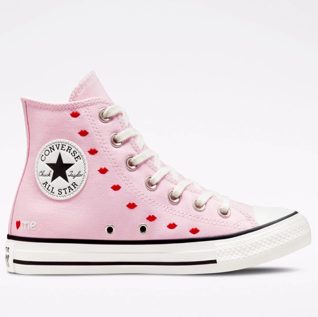 white valentine converse 2022