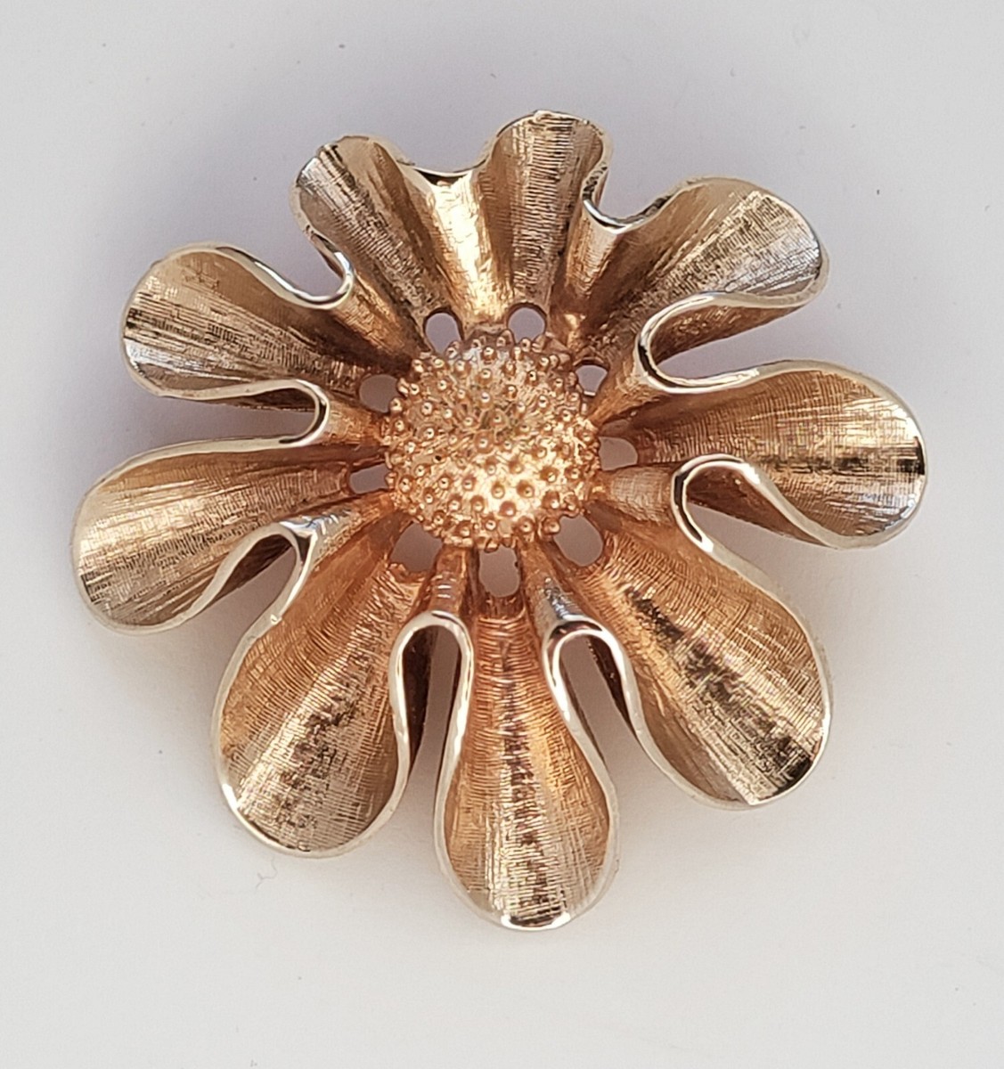 Mid Century Signed Coro Gold Tone Ruffled Flower Pin Brooch  display picture 2