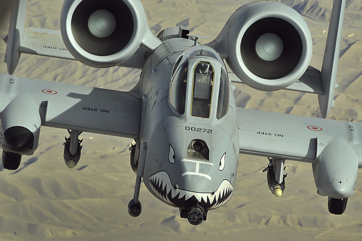 USAF A-10 サンダーボルト　フラッグパッチ Amazon.com: A-10 Thunderbolt Two Patch : Clothing, Shoes