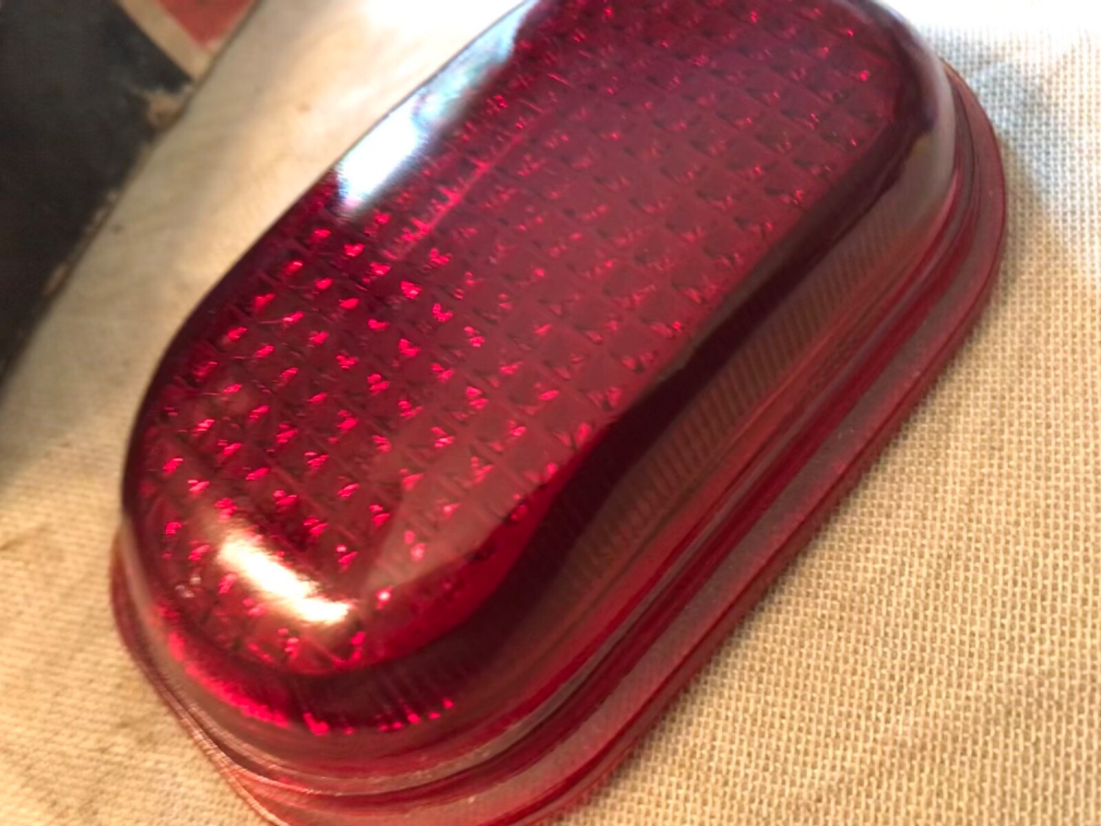 NORS 1937 1938 PONTIAC LYNX-EYE GLASS TAIL LIGHT LENS T-331. ..
