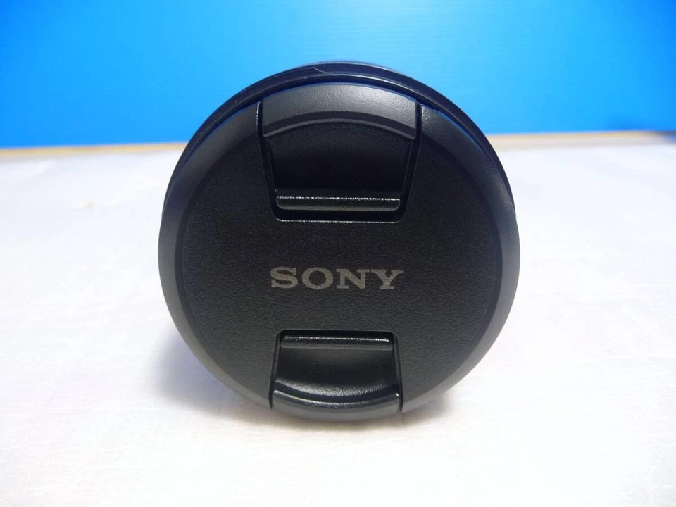 Sony E 10-18mm f/4 OSS SEL1018 Ultra Wide Zoom Lens for APS-C E-Mount | Mint - Image 3 of 4