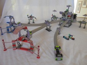 LEGO Life on Mars 7317 Aero Tube Hangar w/Minifigs & Manual - COMPLETE