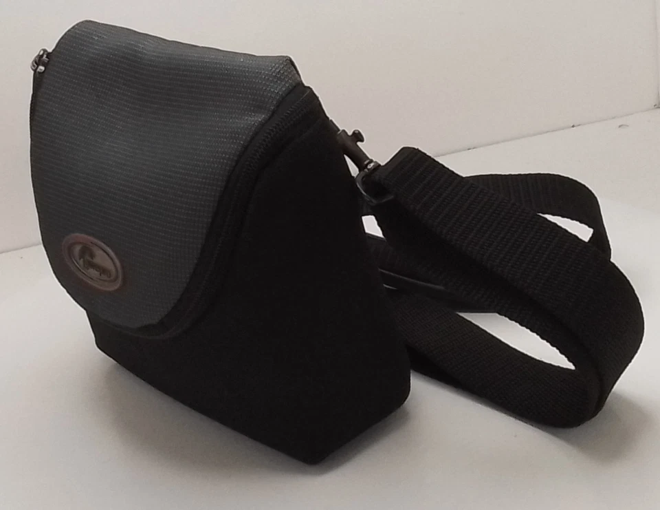 Lowepro D-Res 30AW All weather camera case with All Weather Cover - Image 3 of 4