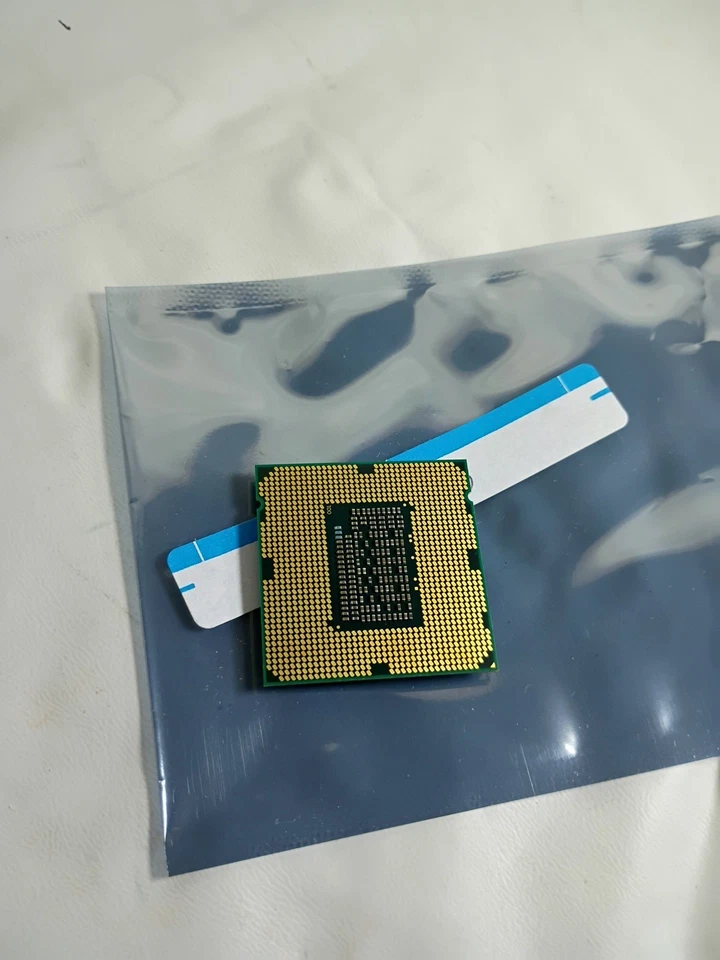 Intel Core i3-2125 3.30GHz Dual-Core CPU SR0AY LGA1155 Socket H2 - Image 2 of 4