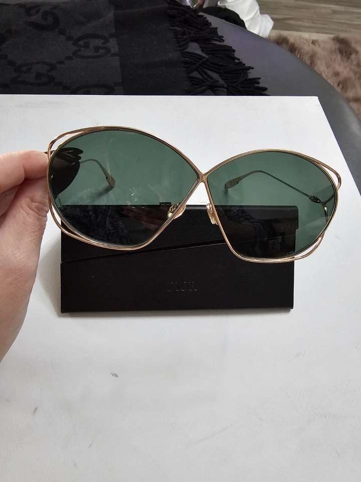 Gafas de sol Christian Dior 100% auténticas Forest Green LENS con GOLD RIM Foto 2 de 4