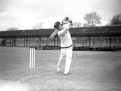 Lindsay Hassett Australia Captain Cricket 1953 Old Photo
