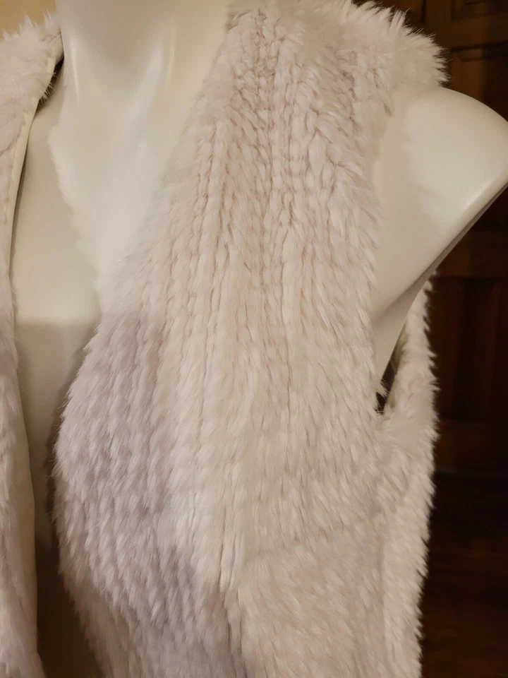  Tart Collections Kyla Faux Fur Vest Sz L  NWT  - Image 4 of 4