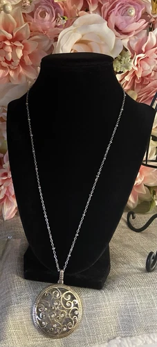 VETEMENTS Catena tono argento con ciondolo tondo