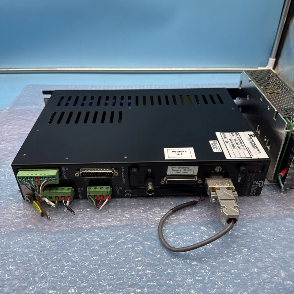 Pacific Scientific SCE902 - 001 - 01 Servo con Tarjeta OCE950 Foto 2 de 4