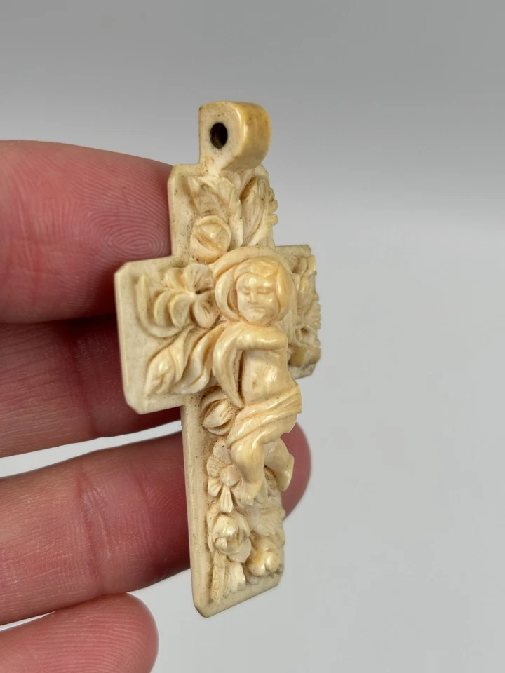 Ancien Crucifix Pendentif Croix de Berceau Sculptée XIXe Enfant Jésus dormant - Photo 2/4