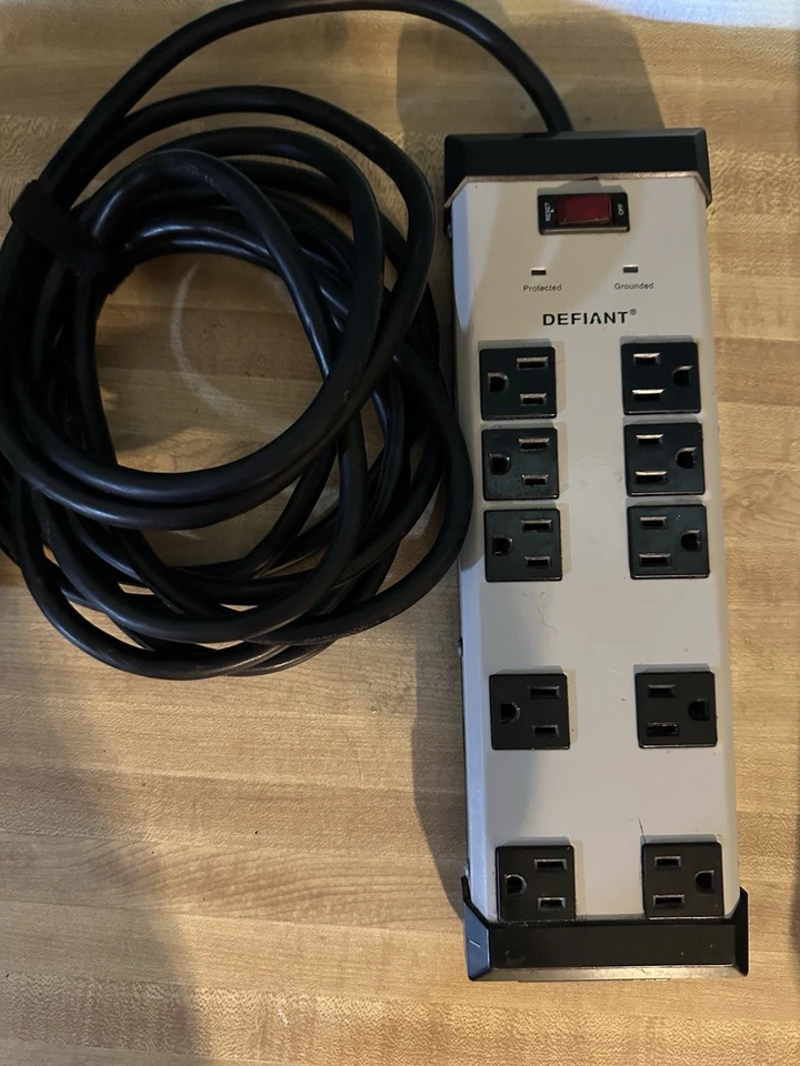 Tira de alimentación de 10 grifos reubicable desafiante modelo YLPT-46 Foto 3 de 3