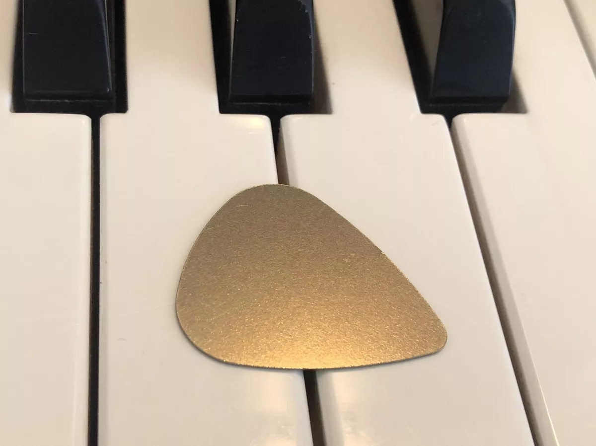 Brass and copper guitar picks deals