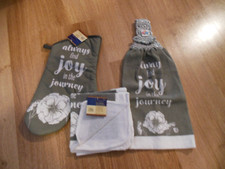 Set - Kitchen Crochet top Hanging Towel with matching Dishcloths / Oven Mitt New