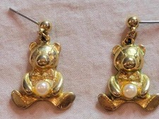 Adorable Vintage Gold-Tone Bear Pearl Earrings