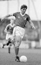 Football Gary Mills In Action Against Bolton Wanderers 1979 OLD PHOTO