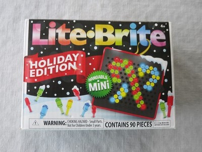 Hasbro Hangable Mini Lite Brite, Holiday Edition, Contains 90 Pieces, Item 02254