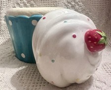 Rare  HTF Big Ceramic Cookie Jar Vanilla Frosting Cupcake World Market 10"in