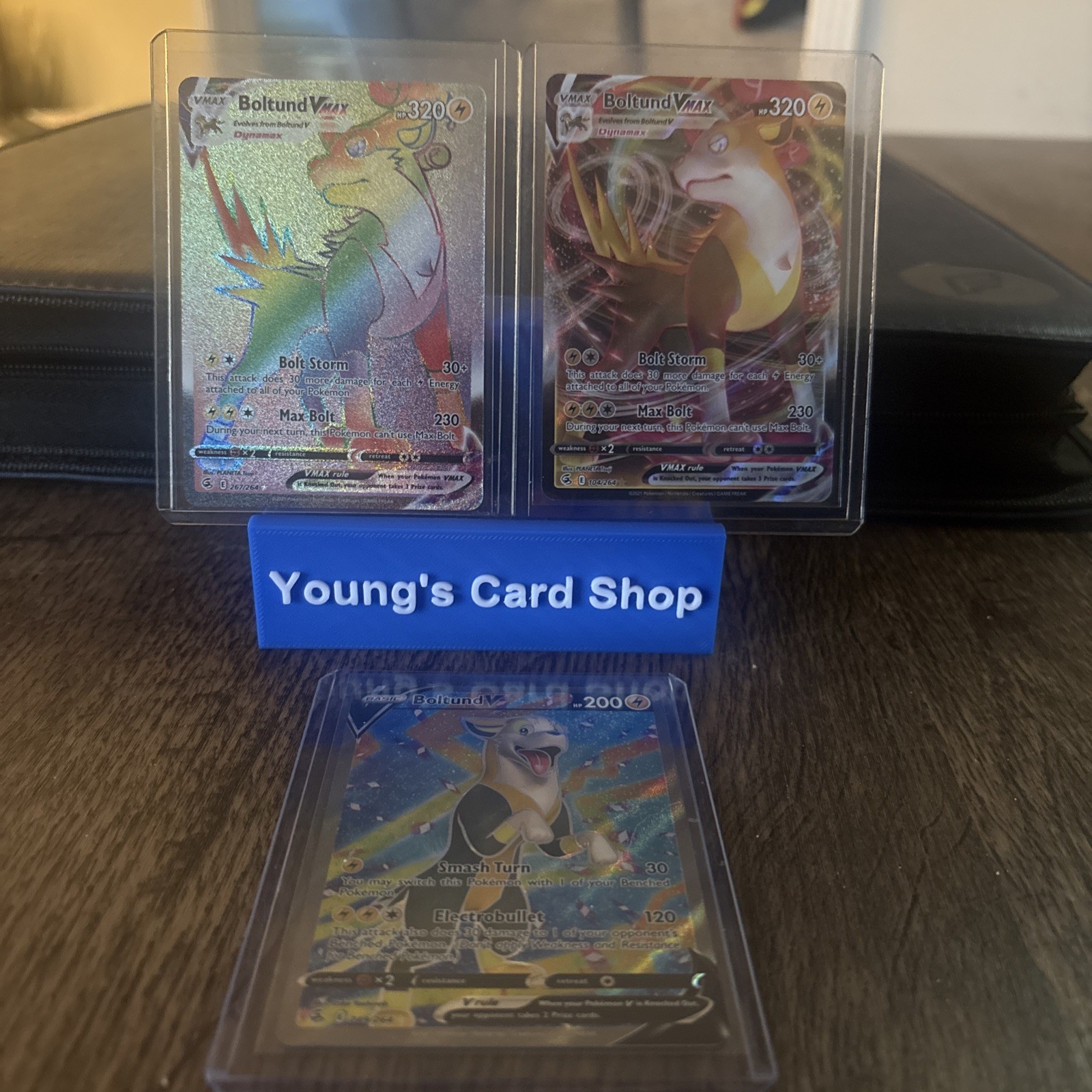 Pokemon TCG Boltund VMAX 267/264 Fusion Strike Full Art Secret Rare Plus 2 Cards