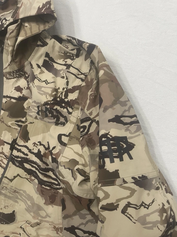 Chaqueta Under Armour Para Hombre Talla Mediana Camuflada Barren Ridge Reaper Gore-Tex Pro Shell Foto 3 de 4