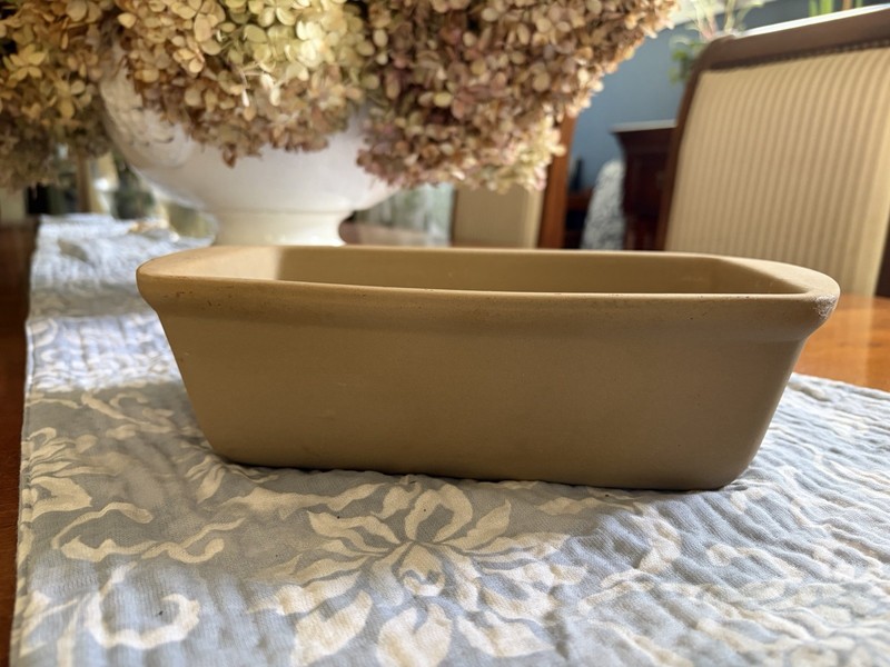 The Pampered Chef Bread Loaf Pan Stoneware Family Heritage Collection USA