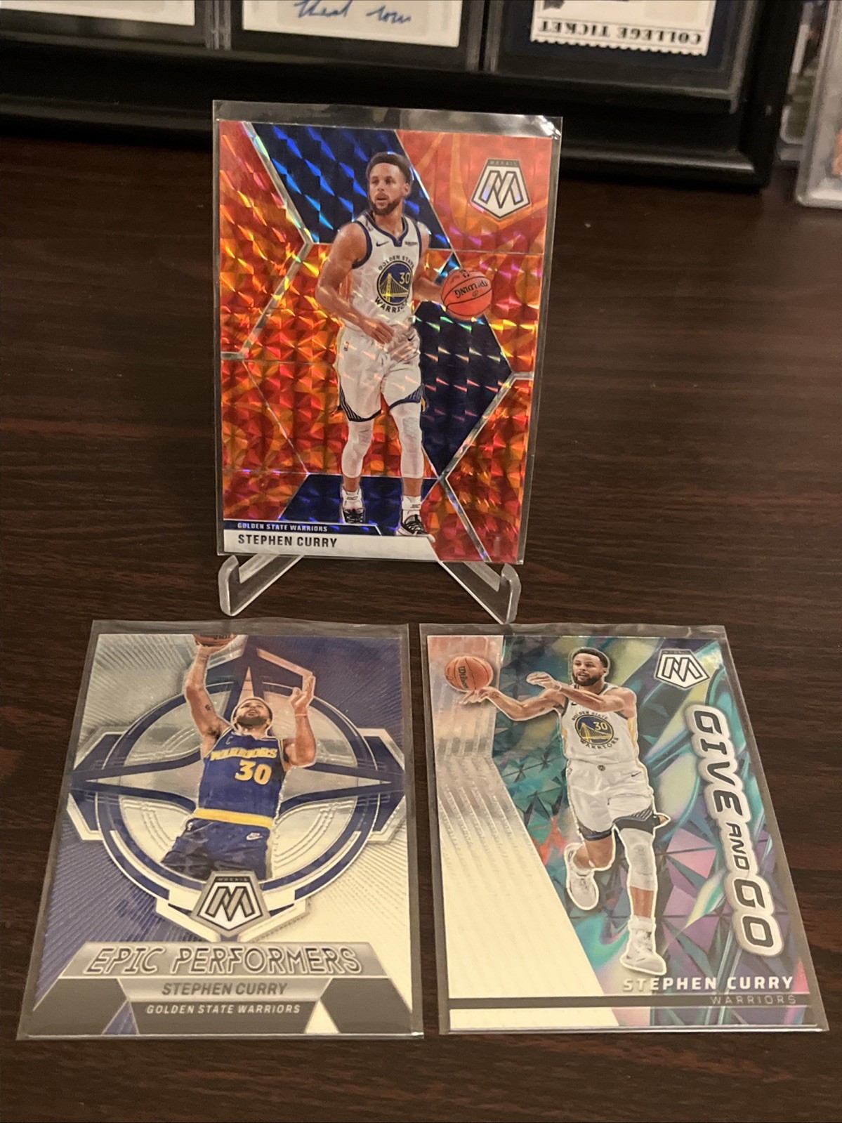 2019-20 Panini Mosaic - Stephen Curry #70 Reactive Orange Prizm