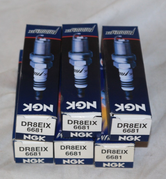 NEW Spark Plugs NGK Iridium  DR8EIX Lot of 6