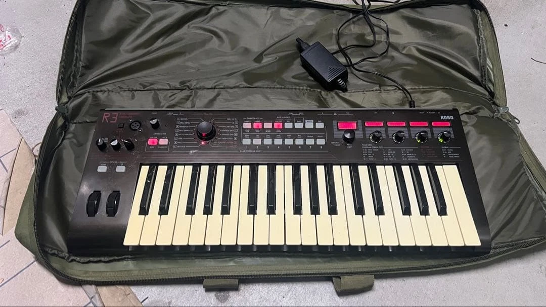 143 KORG R3 シンセサイザー 37鍵 Korg R3 37-Key Synthesizer | zZounds