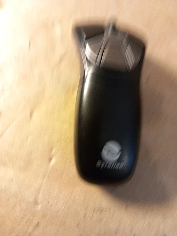 GYRATION GC15M-BLK PORTABLE MOTION SENSE WIRELESS 2.4GHz AIR MOUSE BLACK ONLY - Image 3 of 4