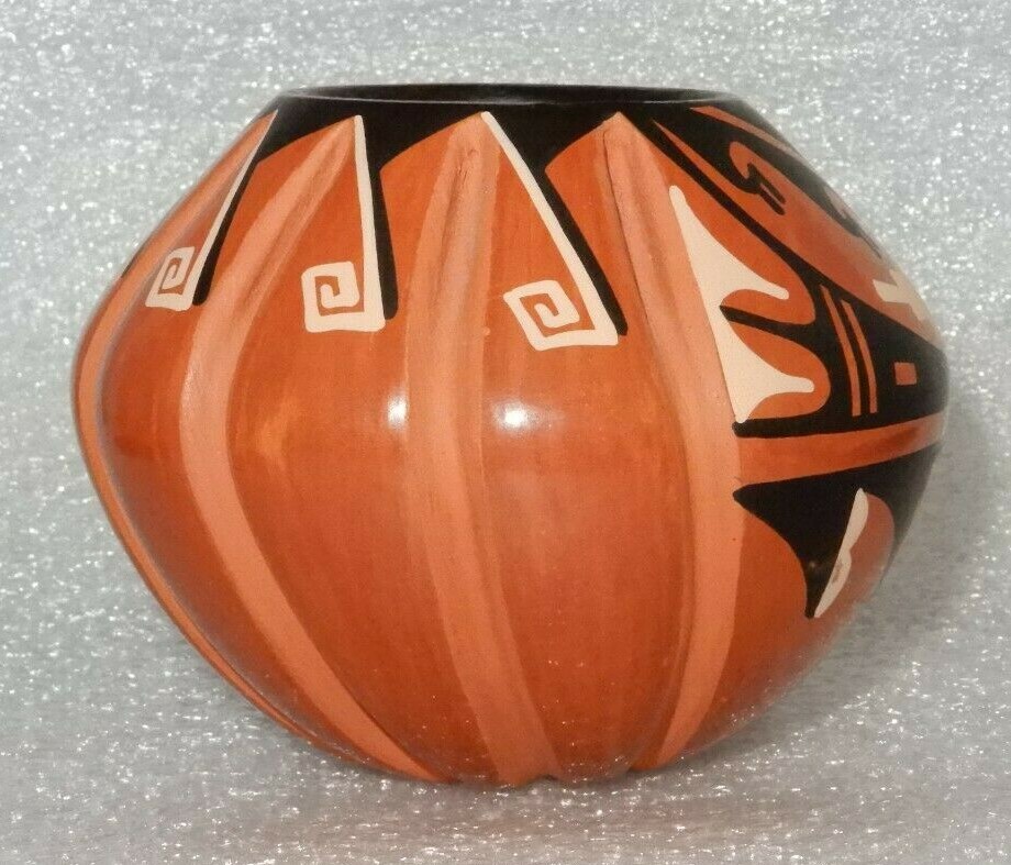 Laverne Loretto-Tosa Carved Jemez Redware Ribbed Melon Pot 2 3/4
